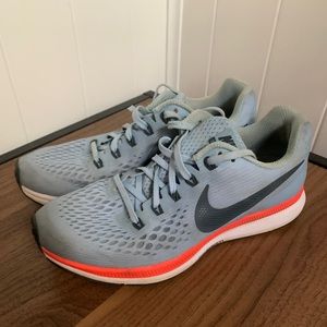 Women Size 8 Pegasus- baby blue with orange